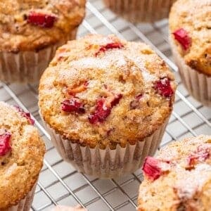 rhubarb-pecan-muffins